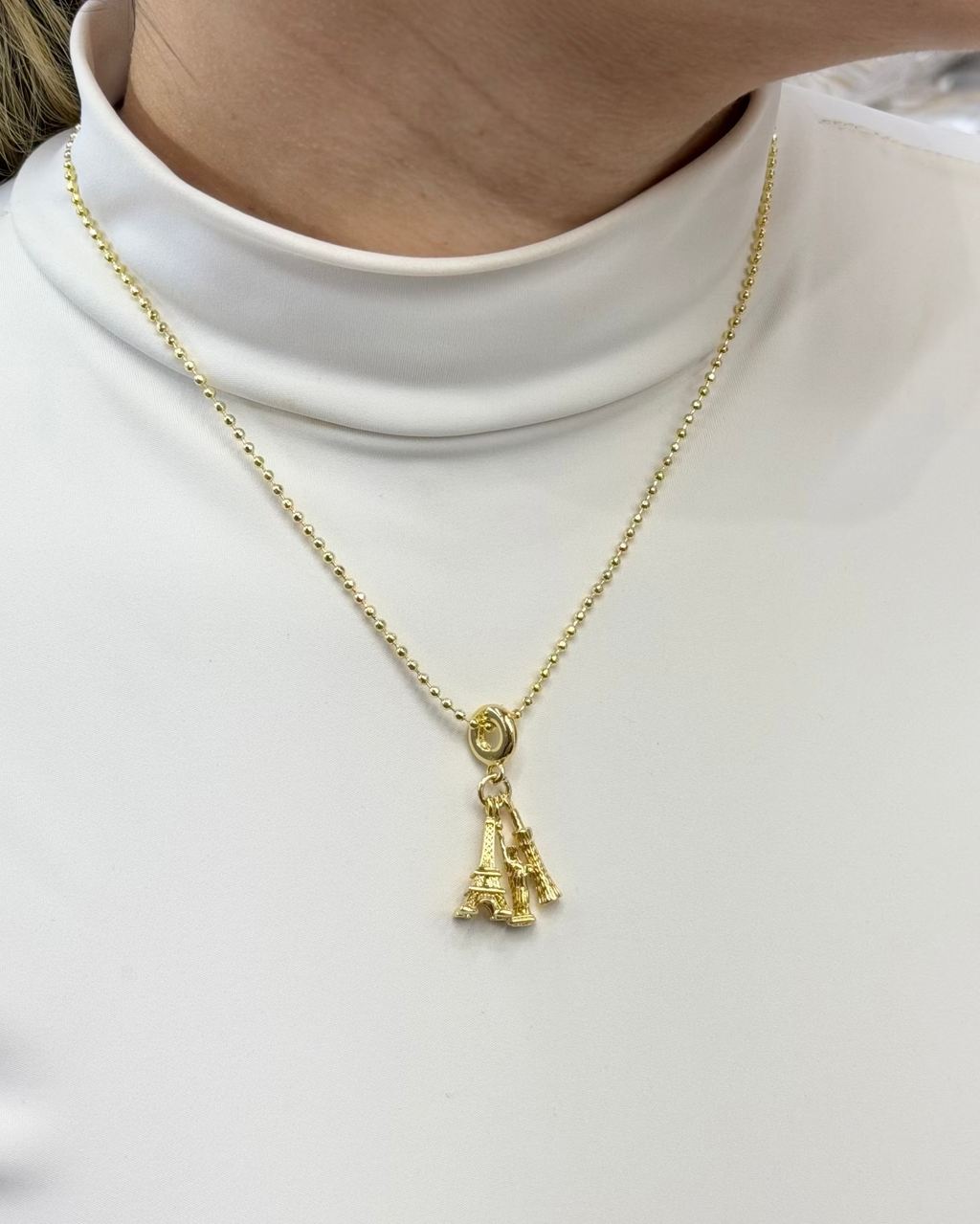 COLLAR ICONOS DEL MUNDO
